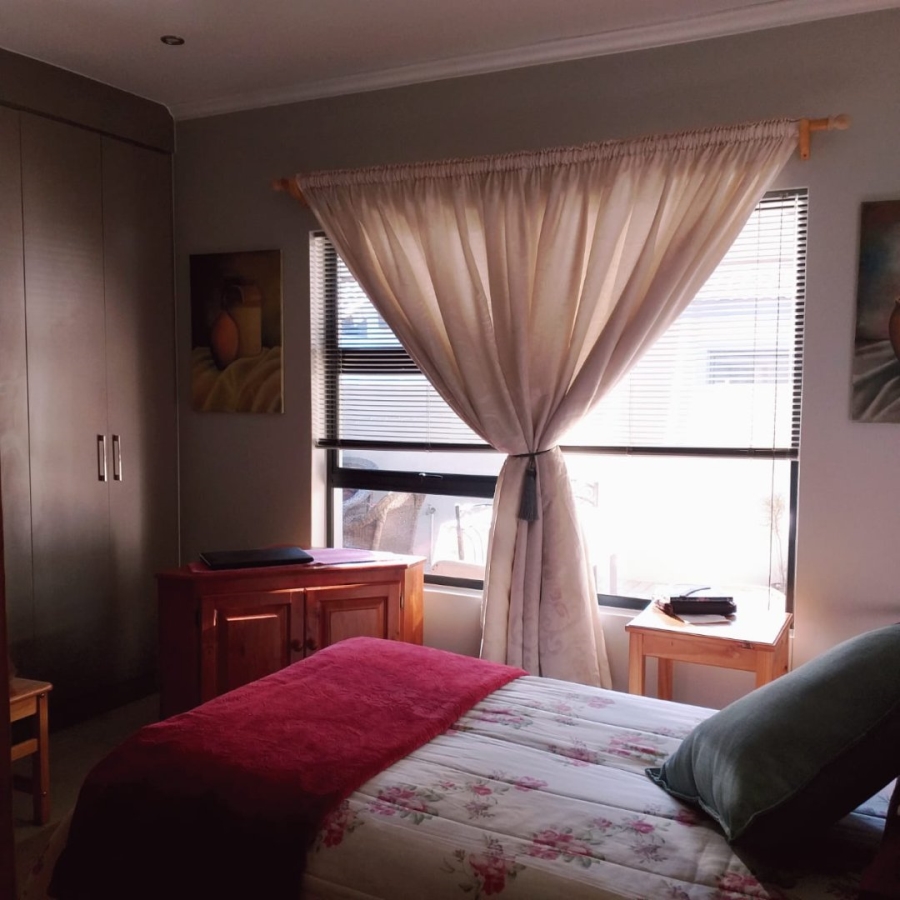 2 Bedroom Property for Sale in Ifafi North West